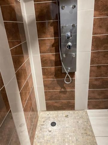 Studio Privee Vesoul -Wifi,Tv,Clim,Parking Gratuit Exterior photo